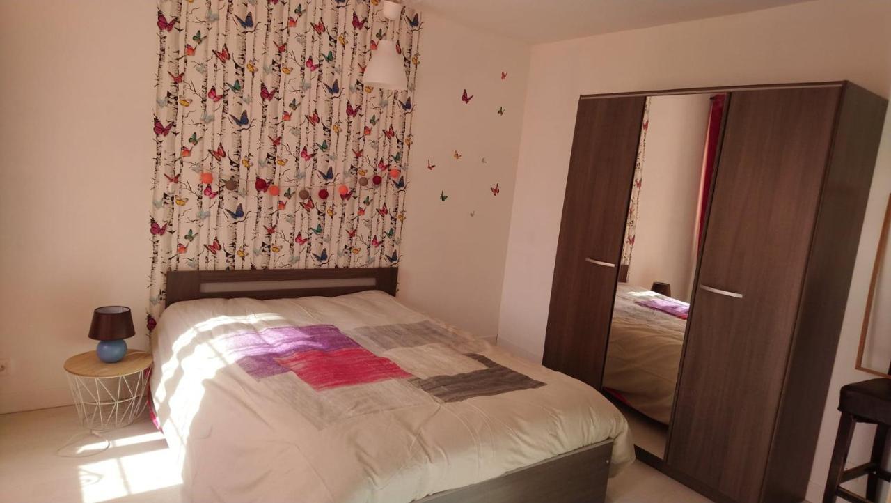 Gite Pour 6 Ou Chambre Pour 2 A Formigny エクステリア 写真