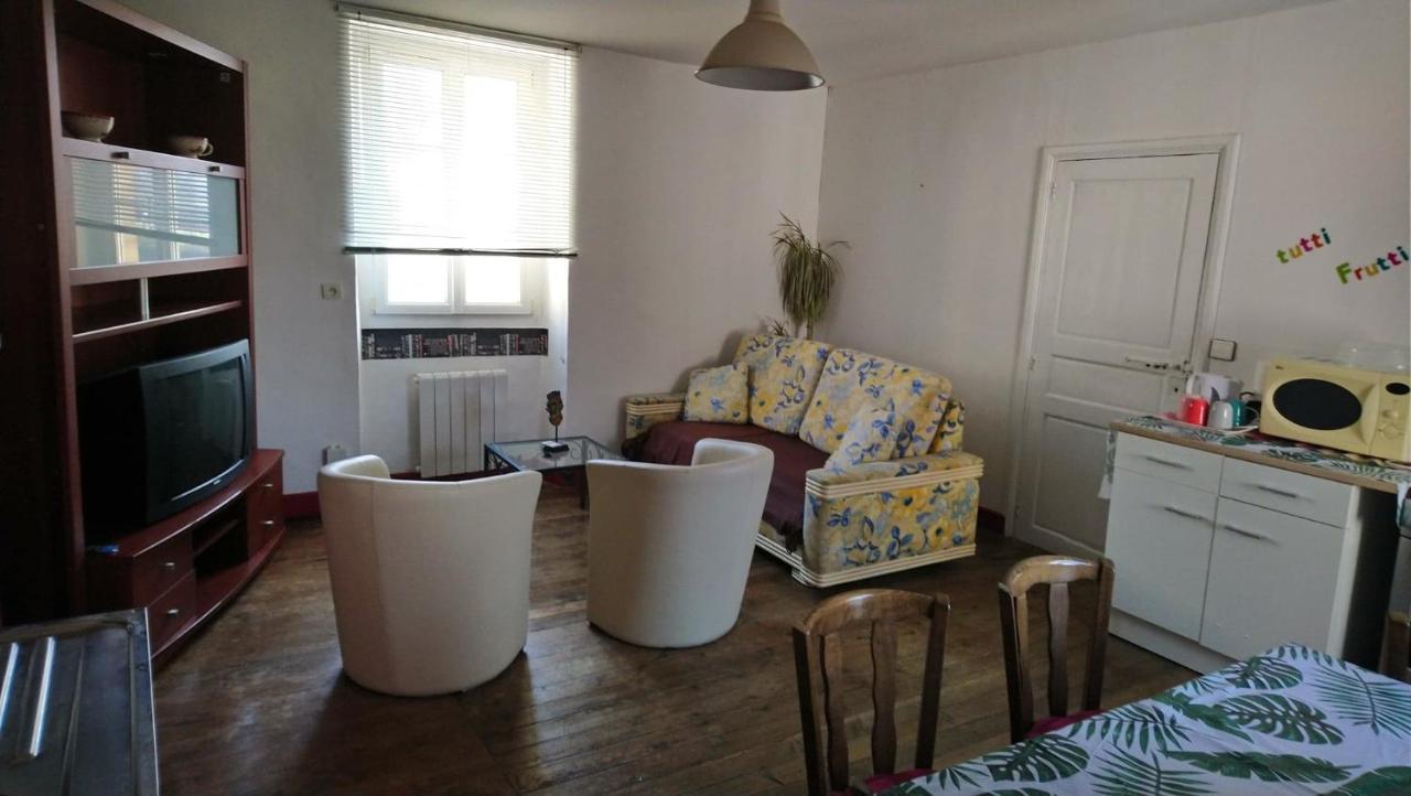 Gite Pour 6 Ou Chambre Pour 2 A Formigny エクステリア 写真